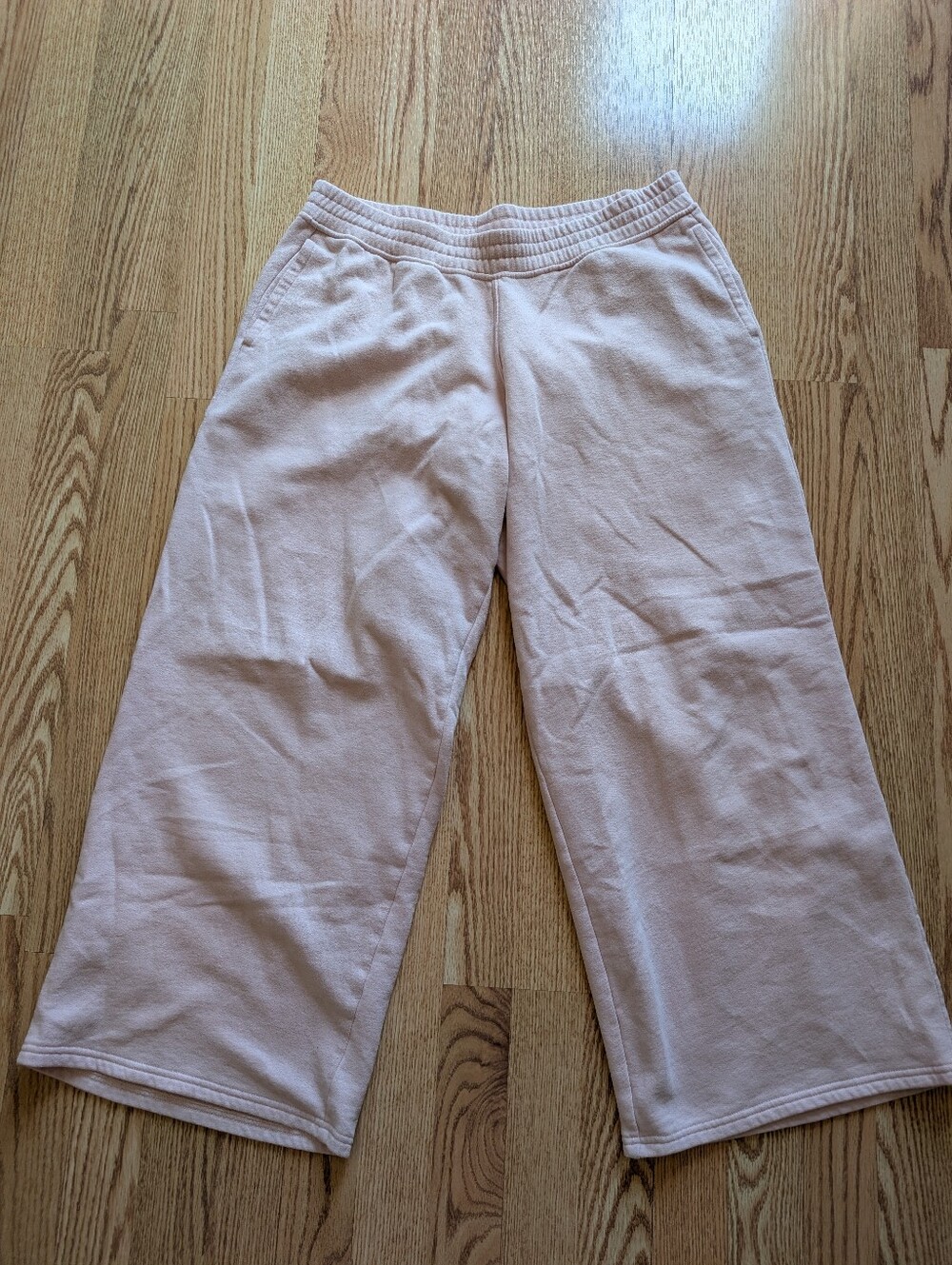 Hollister Wide-Leg Sweatpants in Pale Pink